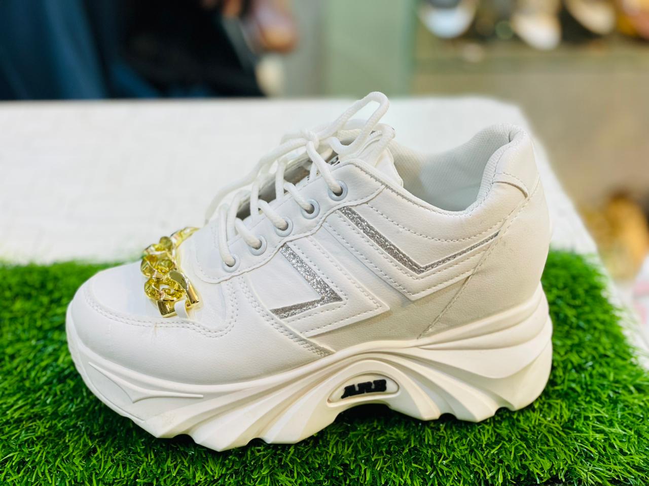 SCS FRONT CHAIN GIRLS SNEAKERS SHOES - Image 4